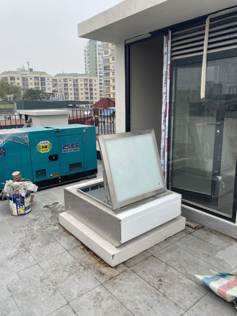 Lắp giếng trời thông minh cho nhà phố